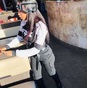 Meet your Posher, Anaya